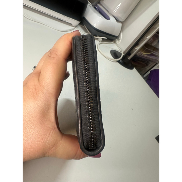 Women's Bottega Veneta Black Intrecciato Leather Zip-Around Wallet One Size - Picture 2 of 6